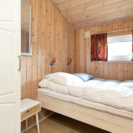 4 Star In Vaeggerlose Feriehus