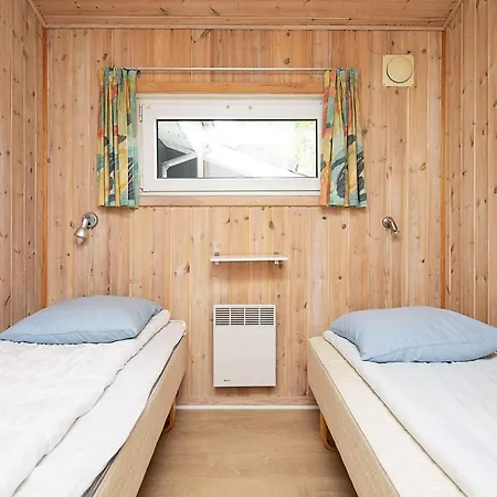 4 Star In Vaeggerlose Bøtø By