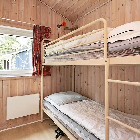 Feriehus 4 Star In Vaeggerlose Bøtø By