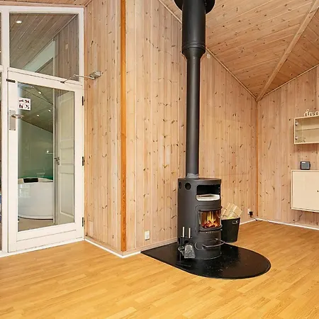 4 Star In Vaeggerlose * Bøtø By