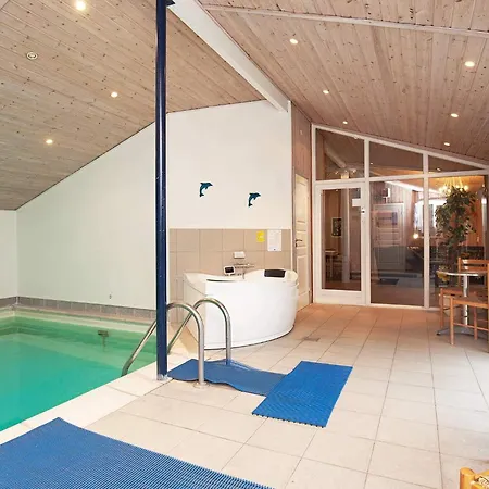 4 Star In Vaeggerlose Feriehus