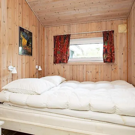 4 Star In Vaeggerlose Bøtø By